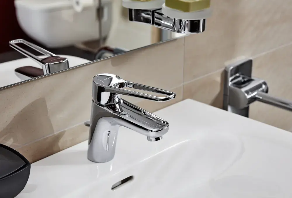 Bateria umywalkowa z uchwytem medycznym VIGOUR derby plus